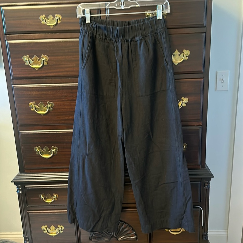 Laude the Label everyday Black crop pants, small